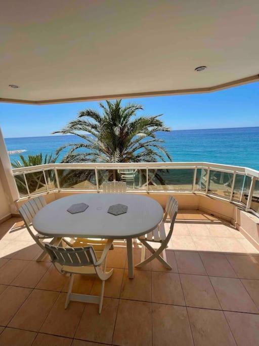 Appartement Bord De Mer Avec Garage Mentona Zewnętrze zdjęcie